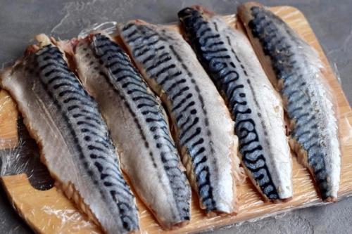 Рулетики из скумбрии в духовке. 01