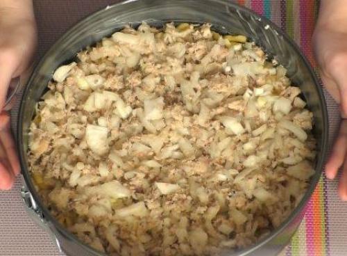 Заливной пирог с картофелем и сайрой. 04