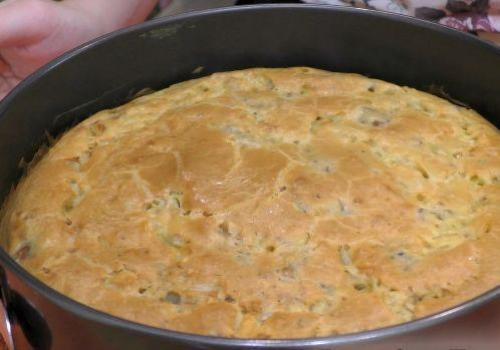 Заливной пирог с картофелем и сайрой. 06