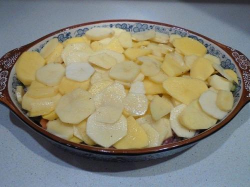 Картофель, запеченный с фаршем. 05