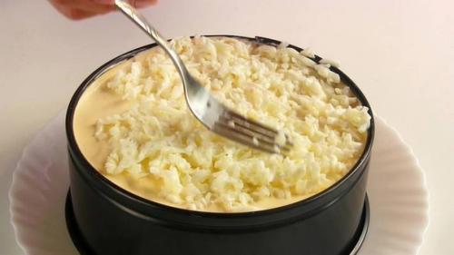 Нежная селедка под шубой с яйцом. 08