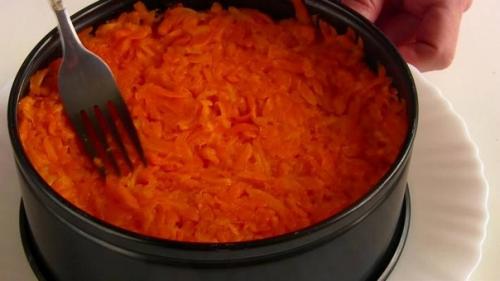 Нежная селедка под шубой с яйцом. 06