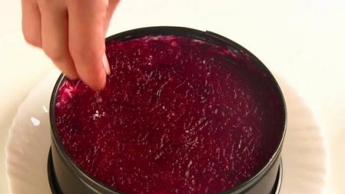 Нежная селедка под шубой с яйцом. 07