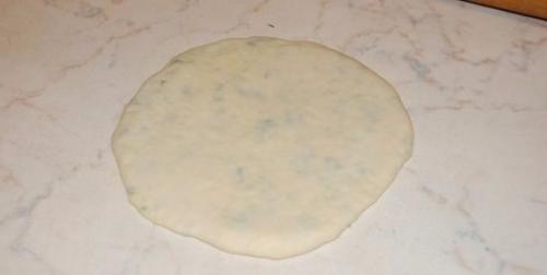 Невероятно вкусная вещь хичины с сыром и зеленью, и еще с картошкой и зеленью. 05