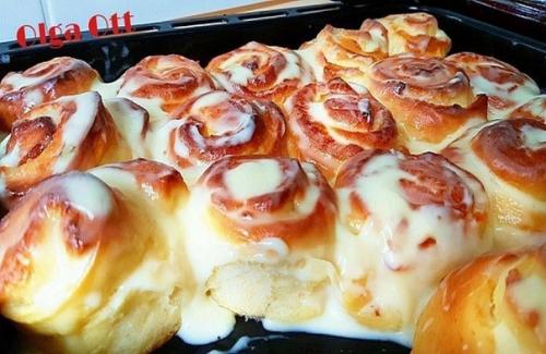 Булочки в сметанной заливке. 02 Булочки в сметанной заливке. 02