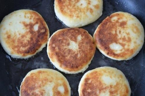 Идеальные сырники.  Я долго экспериментировала, прежде чем у меня получились идеальные сырники. 06