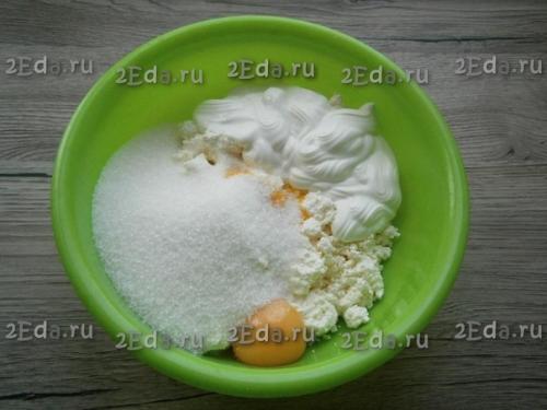 Творожный пирог с яблоками в духовке. 03