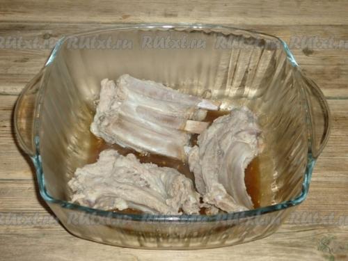 Свиные ребрышки в медово - соевом соусе. 05