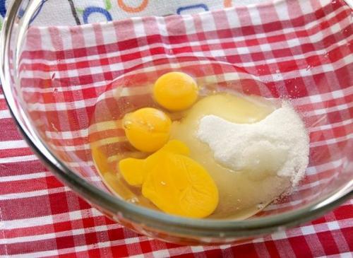 Очень вкусная шарлотка - лентяйка. 01
