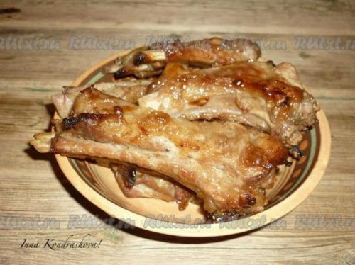 Свиные ребрышки в медово - соевом соусе. 07