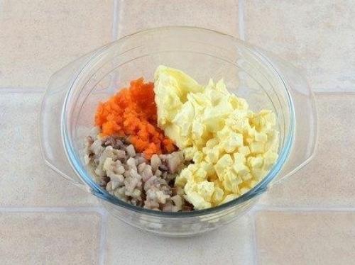 Закуска сыра из селедки и плавленого. 04 Закуска сыра из селедки и плавленого. 04