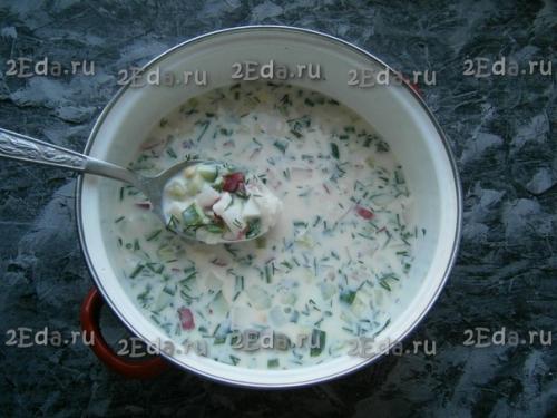 Диетическая окрошка на кефире без колбасы. 04