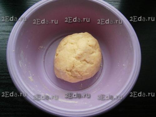 Песочное пирожное с белковым кремом. 03