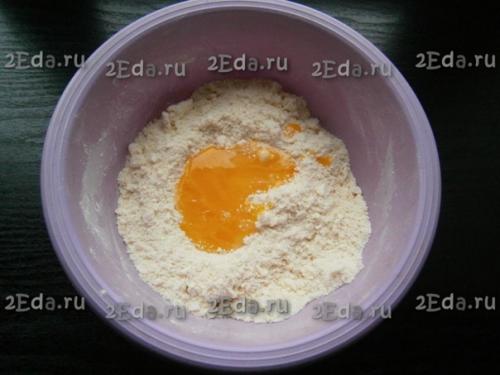 Песочное пирожное с белковым кремом. 02