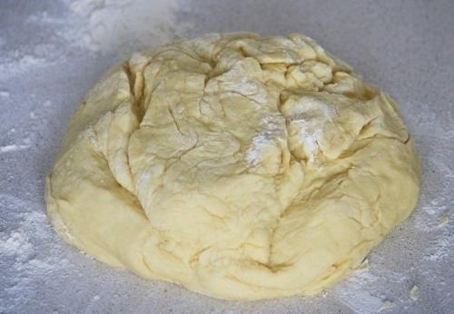 Сметанные калачики. Буквально 30-40 минут - и у вас на столе мягкие, слегка рассыпчатые калачики с приятным домашним вкусом. 03