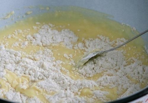 Сметанные калачики. Буквально 30-40 минут - и у вас на столе мягкие, слегка рассыпчатые калачики с приятным домашним вкусом. 02