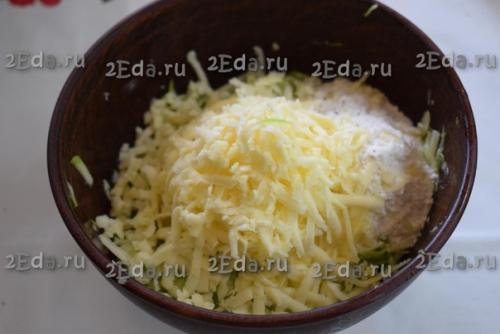 Кабачковая пицца.  Кабачковая пицца, приготовленная в духовке по этому рецепту, получается нежнейшей, сочной и безумно вкусной. 02