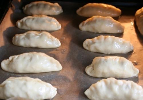 Ароматные пирожки.  Восхитительные домашние сладкие дрожжевые пирожки с яблоками, изюмом и корицей, перед запахом которых не устоит никто! 05 Ароматные пирожки.  Восхитительные домашние сладкие дрожжевые пирожки с яблоками, изюмом и корицей, перед запахом которых не устоит никто! 05