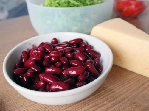 Сытный салат с куриной грудкой. 03