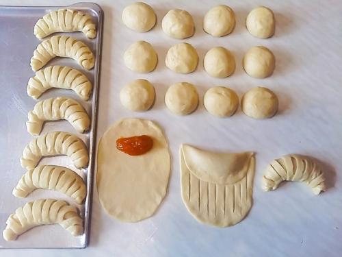 Рогалики с абрикосовым джемом. 02 Рогалики с абрикосовым джемом. 02