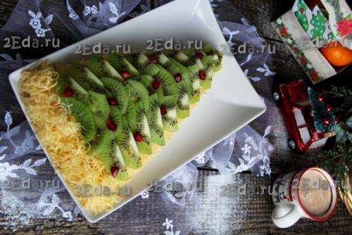 Салат Ёлочка с киви и курицей. 06