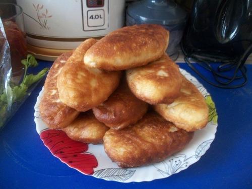 Жареные пирожки на заварном тесте. Жареные пирожки на заварном тесте.