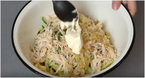 Салат с куриным Филе, яичными блинчиками и свежим огурцом. 09 Салат с куриным Филе, яичными блинчиками и свежим огурцом. 09