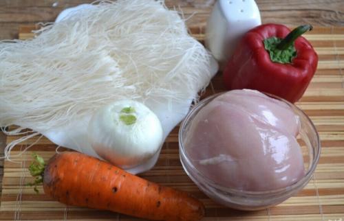 Рисовая лапша с курицей. 01 Рисовая лапша с курицей. 01