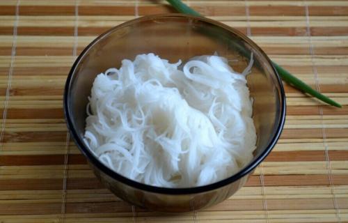 Рисовая лапша с курицей. 04 Рисовая лапша с курицей. 04