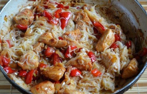 Рисовая лапша с курицей. 08 Рисовая лапша с курицей. 08