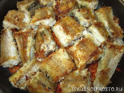 Минтай с луком и морковью. 04