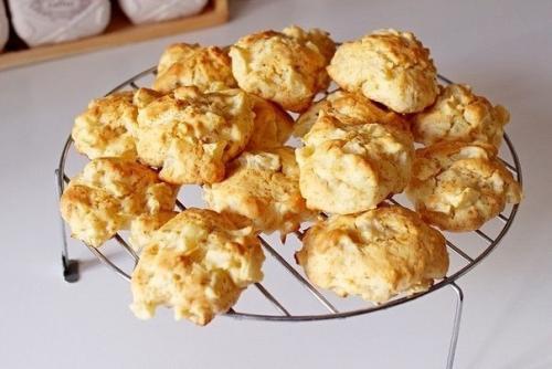 Печенье Яблочко.  Хочу предложить вашему вниманию рецепт вкусного домашнего печенья с кусочками яблок. 07