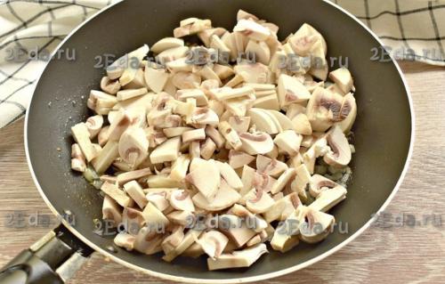 Жульен из шампиньонов со сметаной. 02