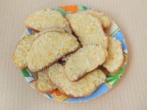 Праздничные бутерброды со шпротами. 03