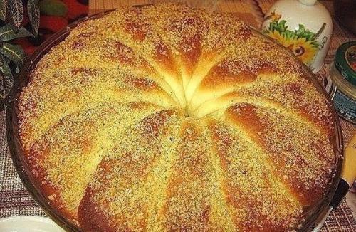 Пасхальный сдобный каравай.

