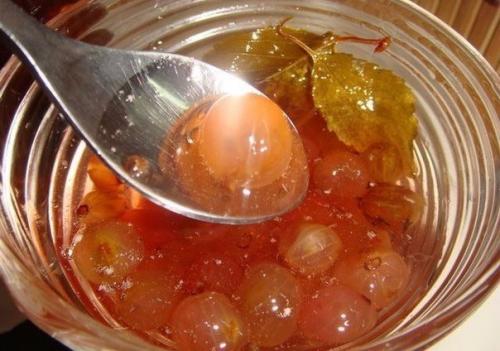 Ванильное варенье из крыжовника.