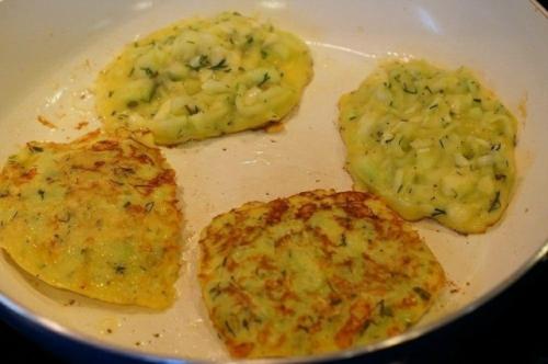 Кабачковые оладьи с сыром. 05