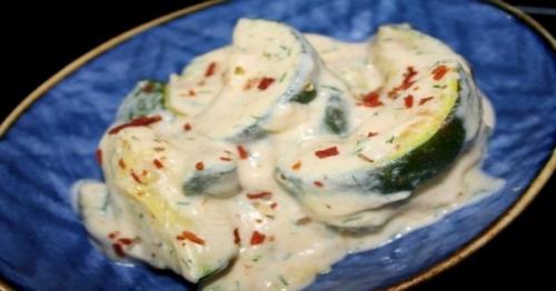 Кабачки со сметаной.