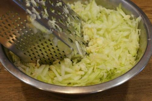 Кабачковые оладьи с сыром. 01