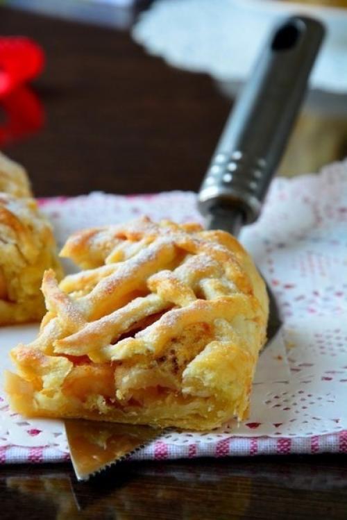 Слоеный пирог с яблоками и корицей. 01 Слоеный пирог с яблоками и корицей. 01