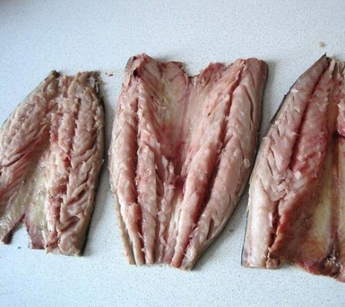 Скумбрия, запеченная рулетом. 01