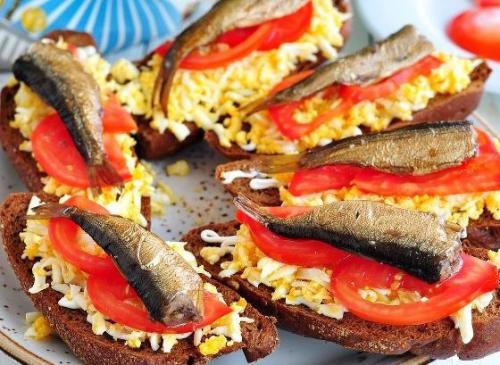 Гренки со шпротами. 05
