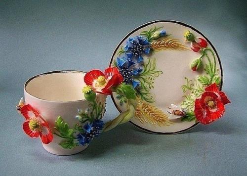 Да, наверное, часто посудой ручной работы пользоваться не будешь. 03