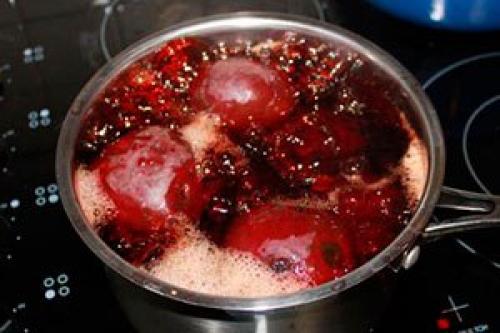 Свекольный рулет с творогом и зеленью. 03 Свекольный рулет с творогом и зеленью. 03