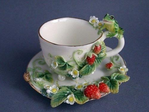 Да, наверное, часто посудой ручной работы пользоваться не будешь. 01