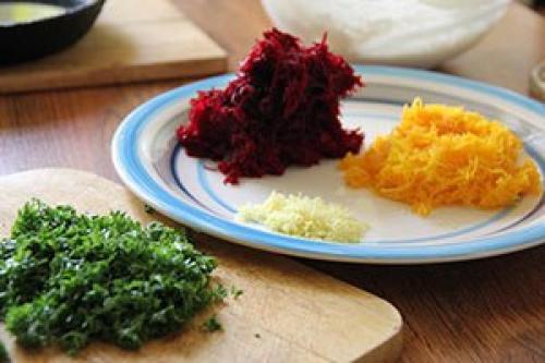 Свекольный рулет с творогом и зеленью. 05 Свекольный рулет с творогом и зеленью. 05