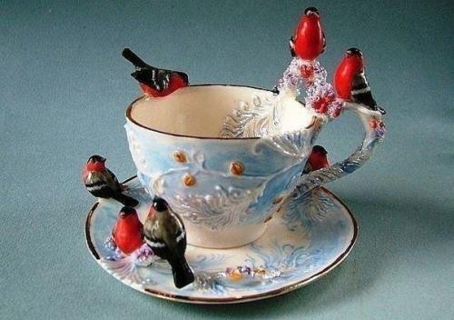 Да, наверное, часто посудой ручной работы пользоваться не будешь. 02