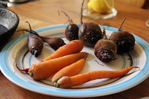 Свекольный рулет с творогом и зеленью. 04 Свекольный рулет с творогом и зеленью. 04