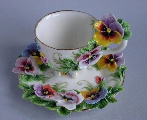 Да, наверное, часто посудой ручной работы пользоваться не будешь.