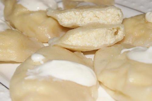 Вареники с творогом (тесто на минералке). Вареники с творогом (тесто на минералке).